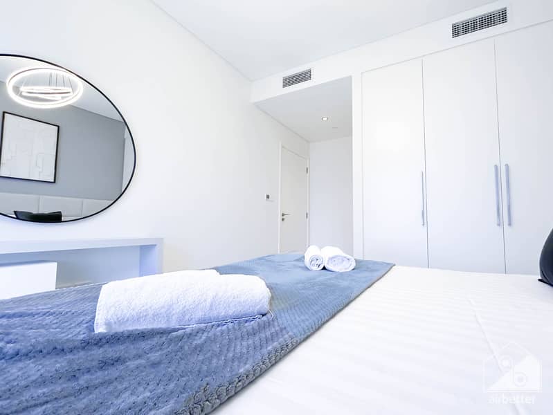 30 Crown Tower - 3501- Room1-12. jpg