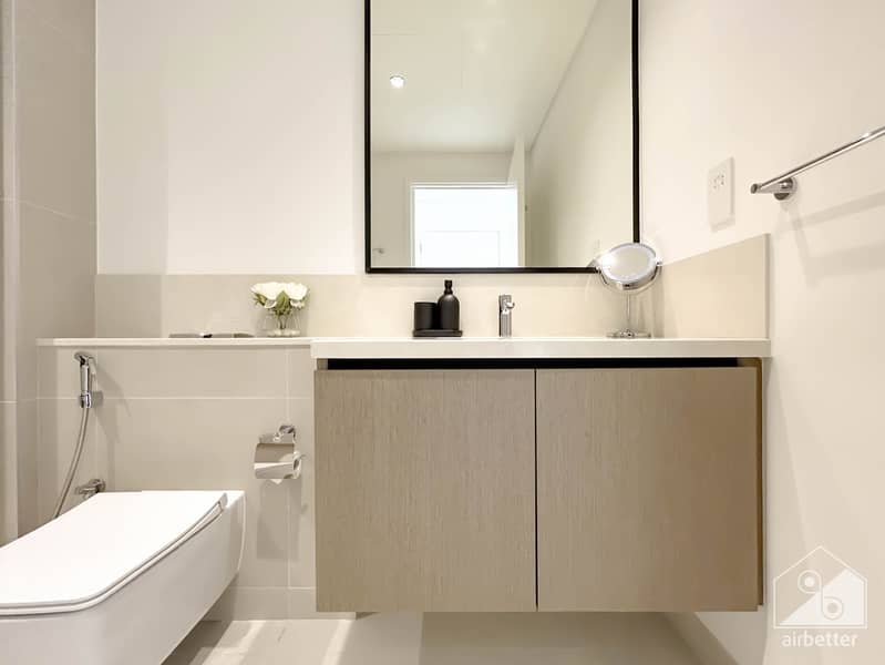 32 Crown Tower - 3501- Room1-15. jpg