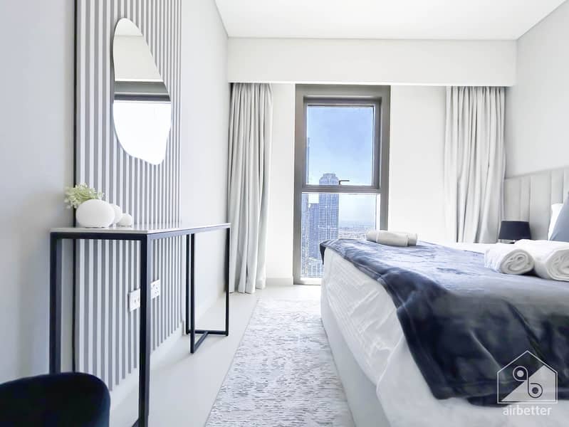 35 Crown Tower - 3501- Room2-1. jpg