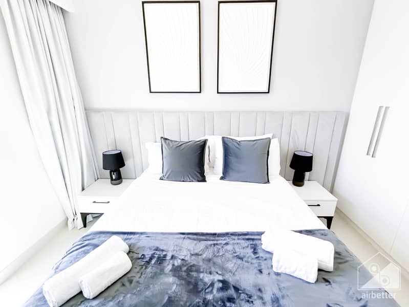 39 Crown Tower - 3501- Room2-7. jpg