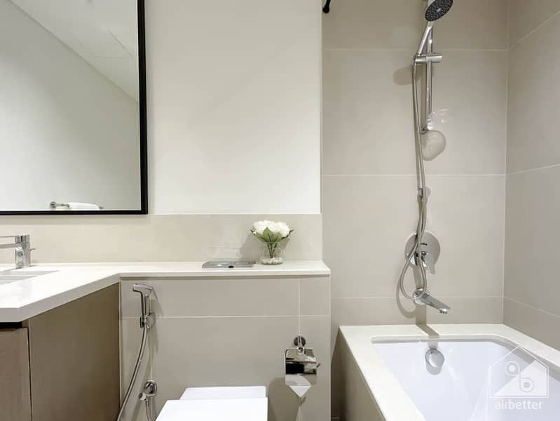 40 Crown Tower - 3501- WC-2. jpg