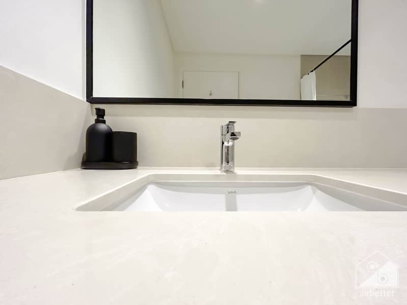 42 Crown Tower - 3501- WC-6. jpg