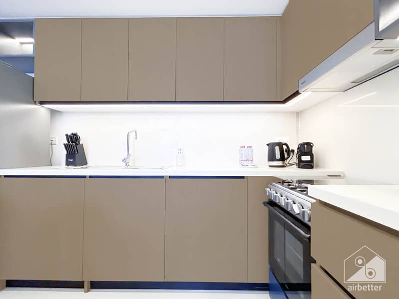7 Burj Crown - 2601 -Kitchen-3. jpg