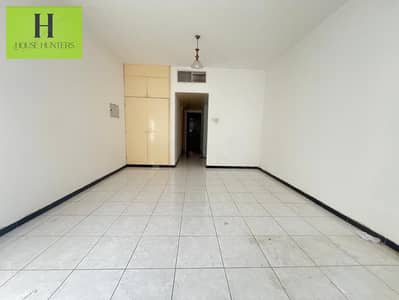 Studio te Huur in Al Majaz, Sharjah - b5aeb8d4-270c-4fc3-a82e-ae9ac81c4fb7. jpg Studio te Huur in Al Majaz, Sharjah - b5aeb8d4-270c-4fc3-a82e-ae9ac81c4fb7. jpg