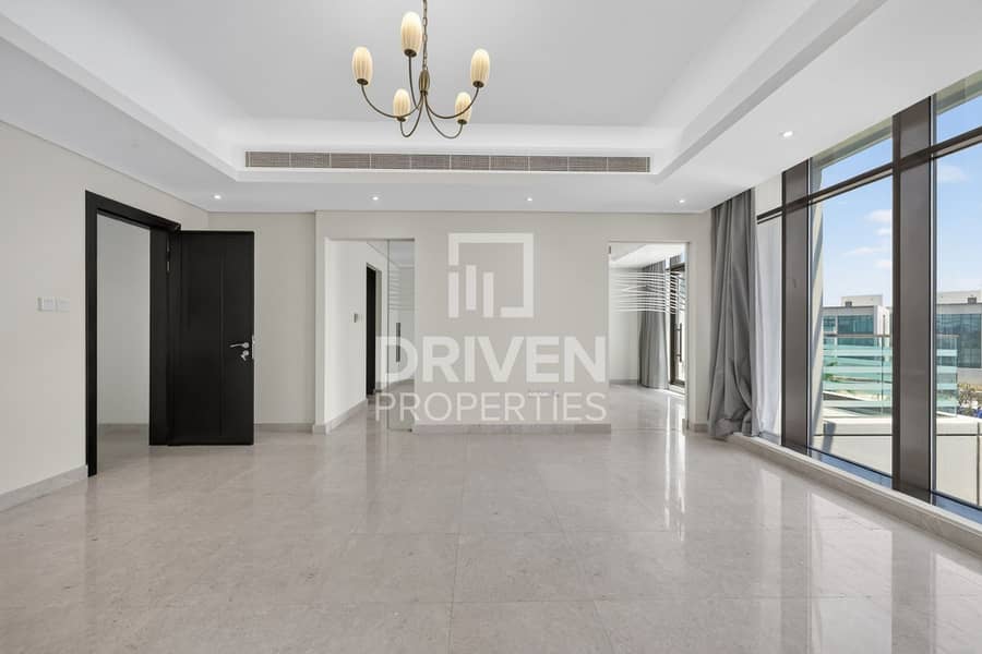 Vacant Villa | Corner Plot | Private Location Vacant Villa | Corner Plot | Private Location