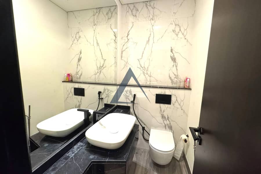 16 Property Image