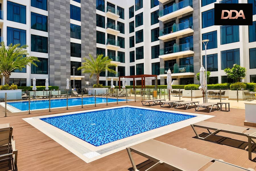 17 azizi-greenfield-swimming-pool-view-01. png