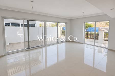 4 Bedroom Townhouse for Rent in DAMAC Hills 2 (Akoya by DAMAC), Dubai - End corner | Brand New 4 Bed | Ready now 4 Bedroom Townhouse for Rent in DAMAC Hills 2 (Akoya by DAMAC), Dubai - End corner | Brand New 4 Bed | Ready now