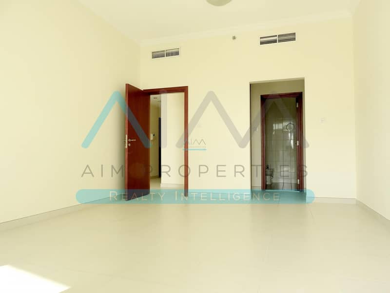 12 Over Looking Dubai Canal | Neat & Clean Unit |  For  Rent 1bed Apt