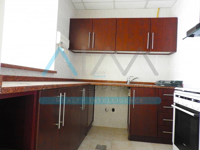 10 Over Looking Dubai Canal | Neat & Clean Unit |  For  Rent 1bed Apt