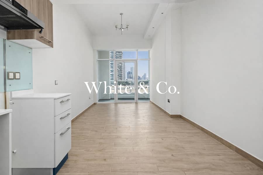 Appartement in Jumeirah Village Triangle (JVT),JVT District 1,La Residence, 550000 AED - 16073540 Appartement in Jumeirah Village Triangle (JVT),JVT District 1,La Residence, 550000 AED - 16073540