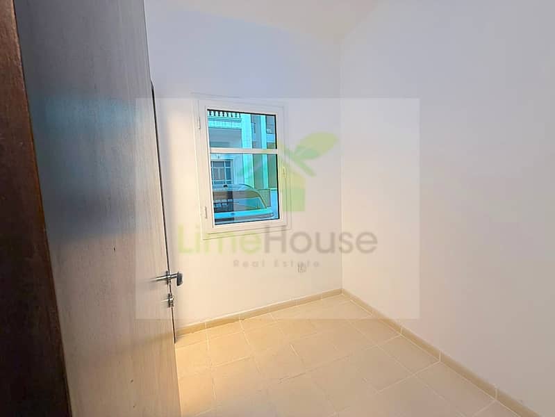17 seasons-community-jvc-townhouse-ground-floor-bedroom-maid-room-window. jpg