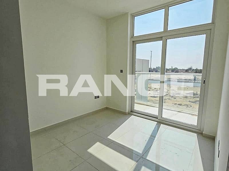 Exclusive I Single Row | Desert View | Vacant Exclusive I Single Row | Desert View | Vacant