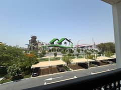 Great Deal Ferrari World View Spacious Unit Vacant Now