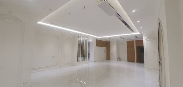 Showroom zum zur Miete in Mohamed Bin Zayed City, Abu Dhabi - 20260721_141406. jpg Showroom zum zur Miete in Mohamed Bin Zayed City, Abu Dhabi - 20260721_141406. jpg