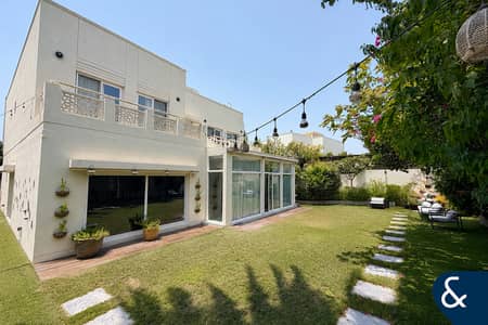 5 habitaciones Villa para en Venta en The Meadows, Dubai - Villa en The Meadows,The Meadows 4, 5 dormitorios, 12650000 AED - 15845521 5 habitaciones Villa para en Venta en The Meadows, Dubai - Villa en The Meadows,The Meadows 4, 5 dormitorios, 12650000 AED - 15845521