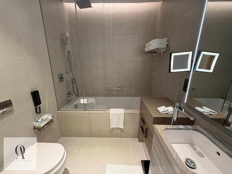9 Bathroom 2. jpeg
