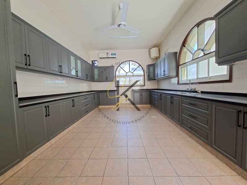 18 12a3dfac-3d52-4f6a-8151-42dca2f55874. jpg