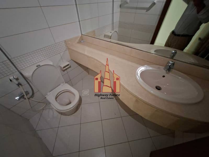 13 82529. jpg