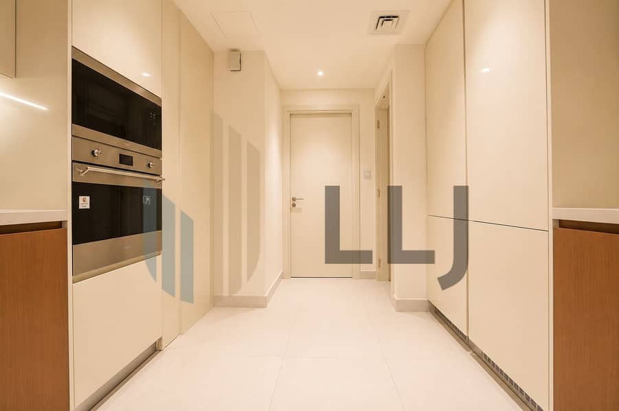 5 Kitchen 1. jpg