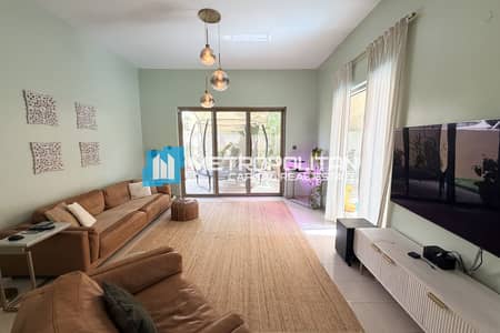 4 Bedroom Villa for Sale in Al Raha Gardens, Abu Dhabi - 4BR Corner Villa | Private Pool and Garden |Vacant