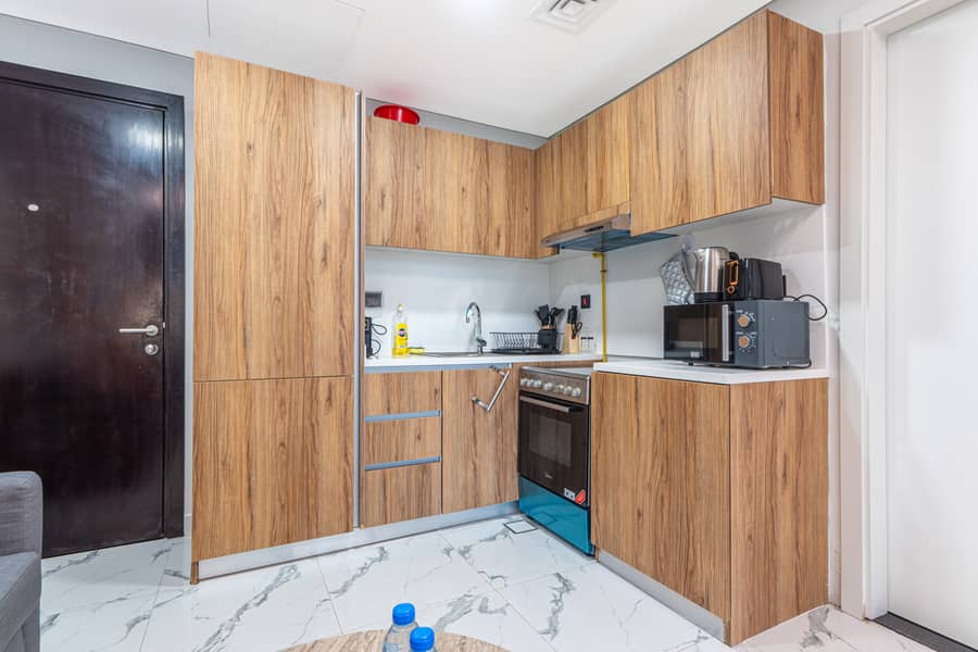 8 Kitchen 1. jpg