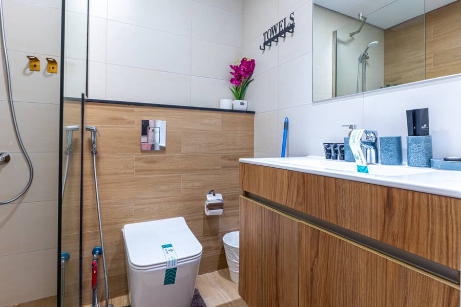 20 Washroom 2. jpg