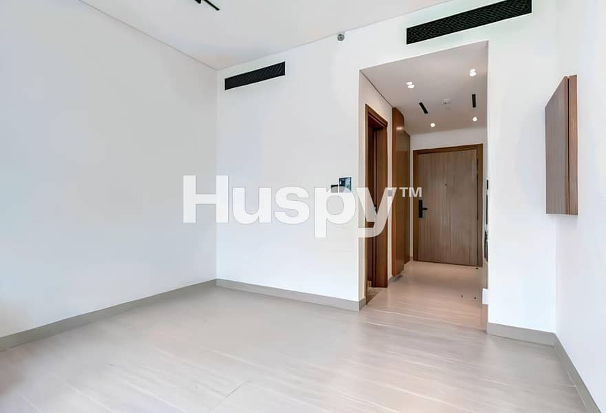 Mid Floor | Community View | Near Circle Mall Mid Floor | Community View | Near Circle Mall
