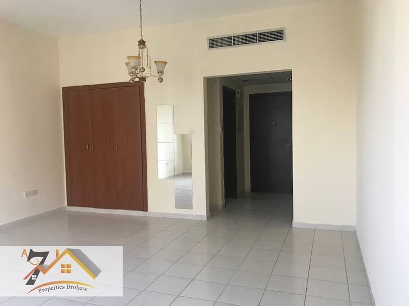 With Balcony Studio for Families Near Bus Stop With Balcony Studio for Families Near Bus Stop