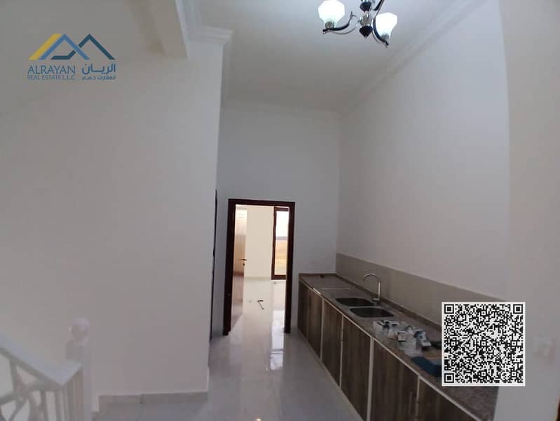 8 400b575a-b0cd-4fac-aed9-ae81310672b1. jpg