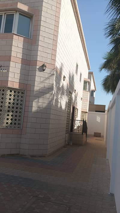 5 Bedroom Villa for Rent in Al Falaj, Sharjah - WhatsApp Image 2026-08-05 at 18.31. 27 (1). jpeg 5 Bedroom Villa for Rent in Al Falaj, Sharjah - WhatsApp Image 2026-08-05 at 18.31. 27 (1). jpeg