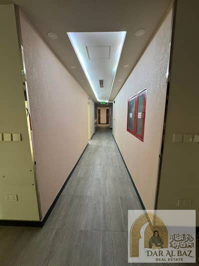 阿尔马贾兹， 夏尔迦 展览店面待租 - WhatsApp Image 2026-07-29 at 5.08. 49 AM (2). jpeg