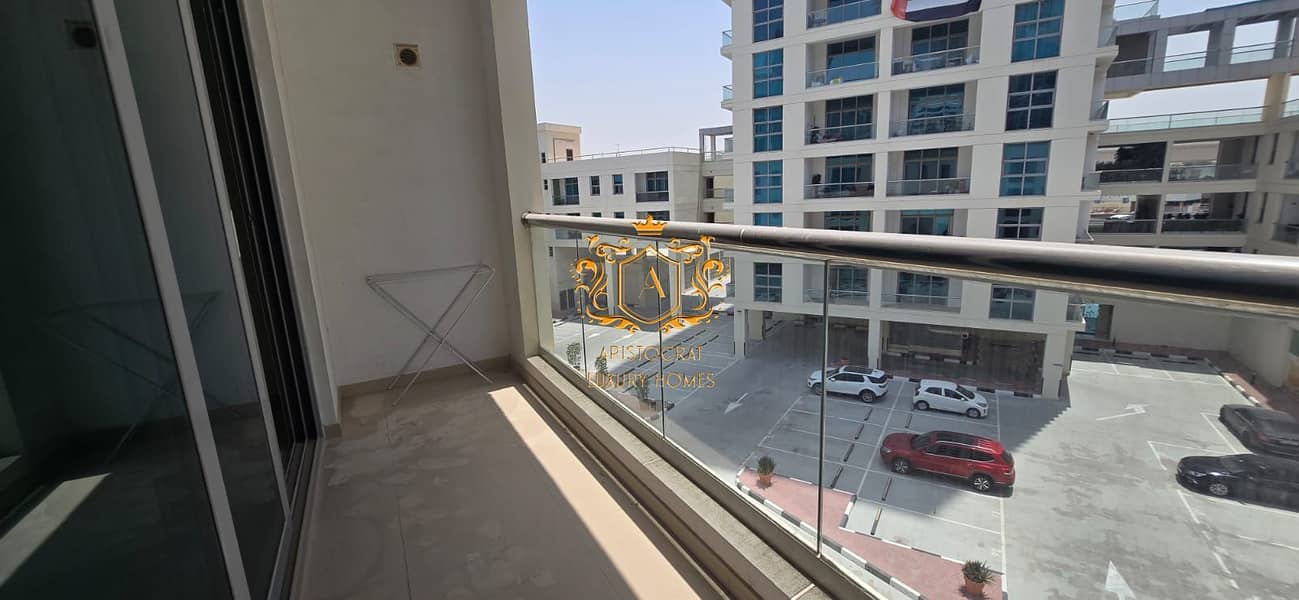 15 Balcony 01. jpeg