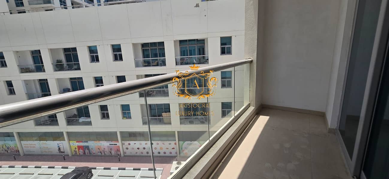 16 Balcony 02. jpeg