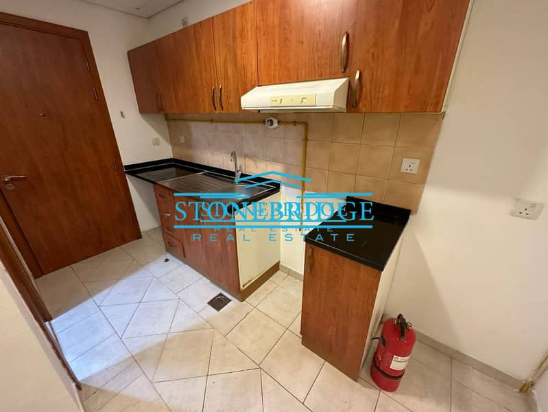 8 listing_1576257632070185_image (3). jpg