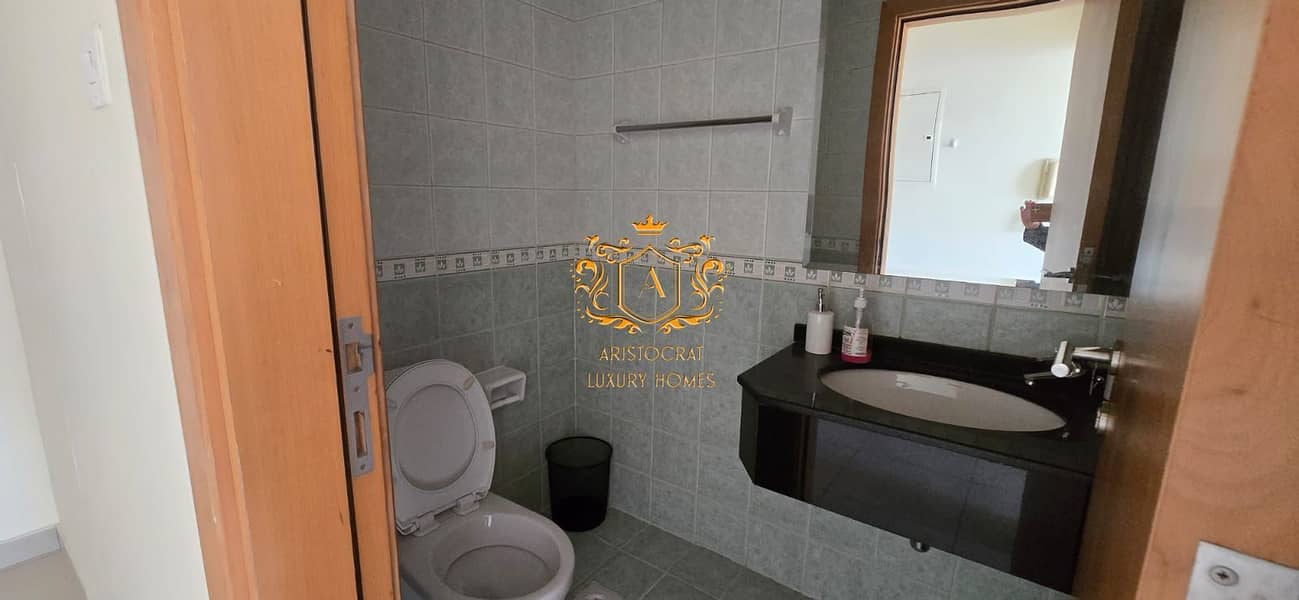 5 Bathroom 02. jpeg