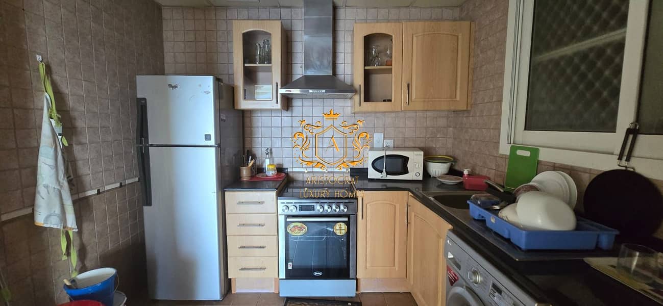8 Kitchen 04. jpeg