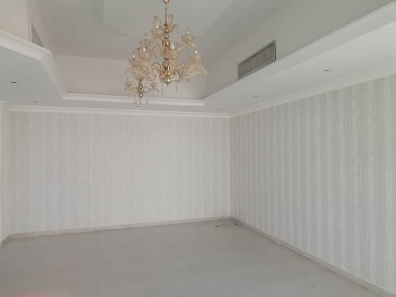 Luxury villa for rent in AL warqaa (4bedroom +2hall +majls +maidroom +garden)