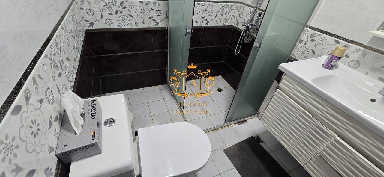 16 Bathroom 02. jpeg