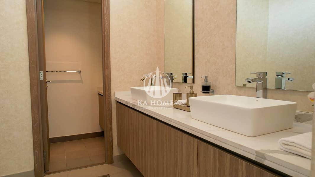 24 Sequence 05.00_03_42_23. Still038. jpg