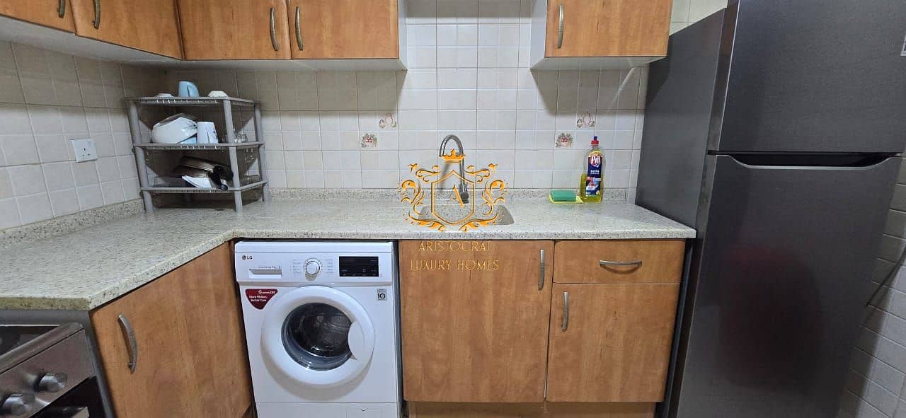 24 Kitchen 02. jpeg
