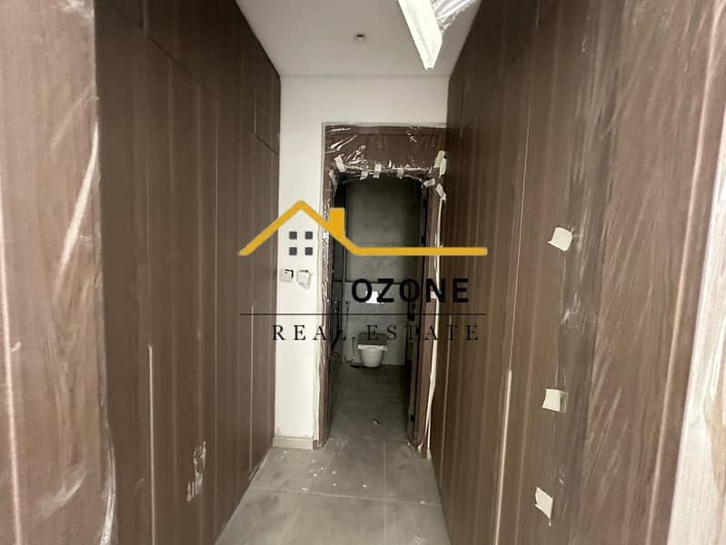14 1e43bf17-5af4-44f1-ac29-c11e09d07f2a. jpeg