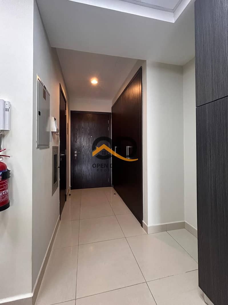 11 a32842d8-4322-4094-9f4c-1b9c1d9aecb6. jpg