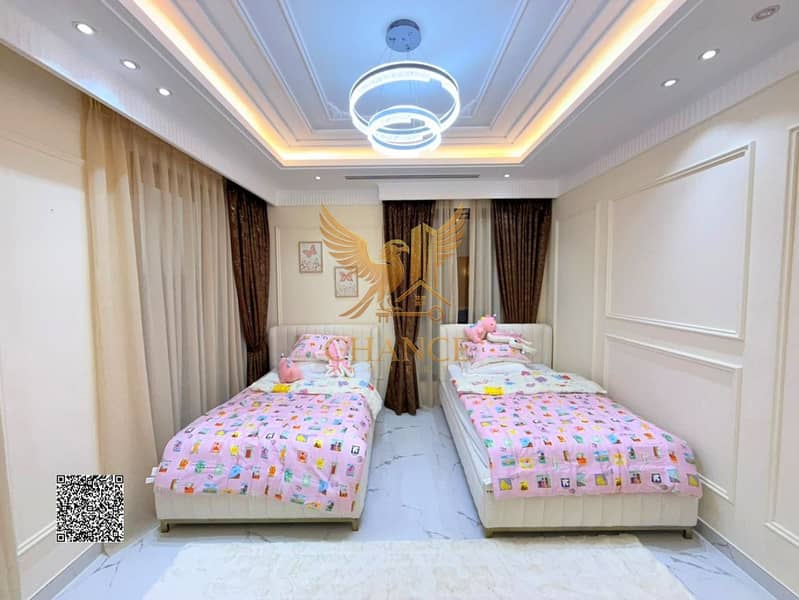 18 batch_0eed19ff-3233-43cb-8b00-f01790b0b808. jpg