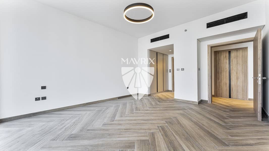 9 Image 9