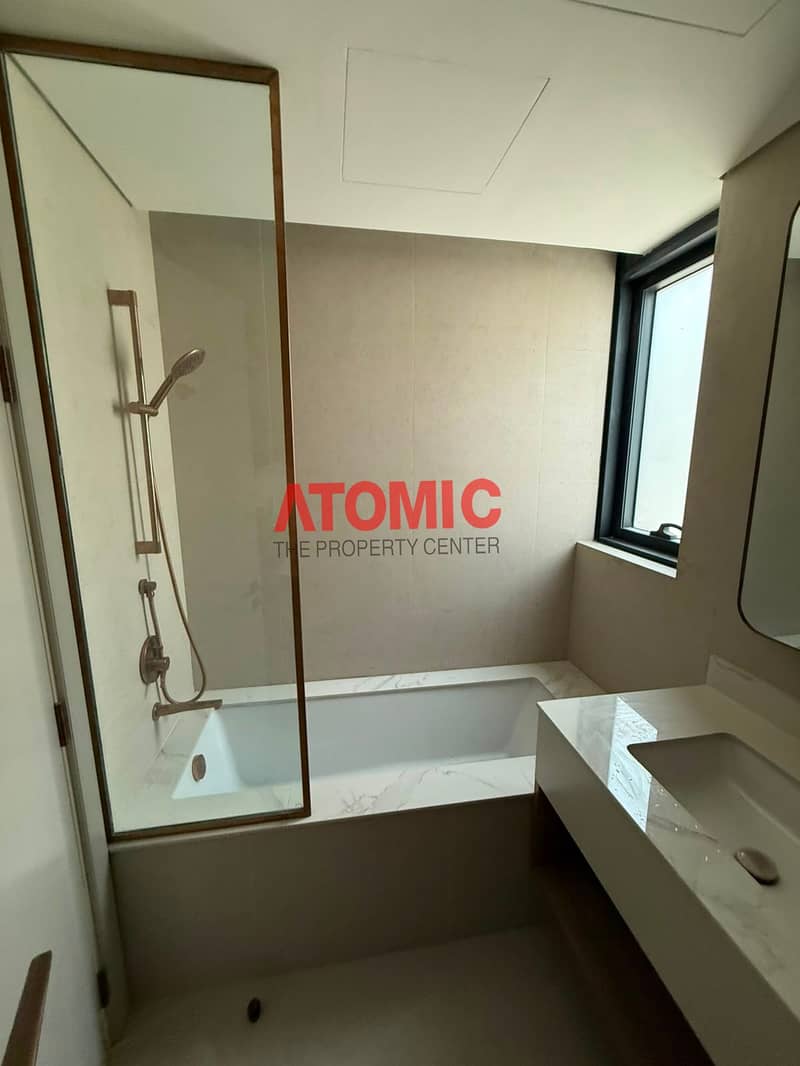 10 39a1deac-ad50-4e1c-8bb9-61b8e16fa7c5. jpg