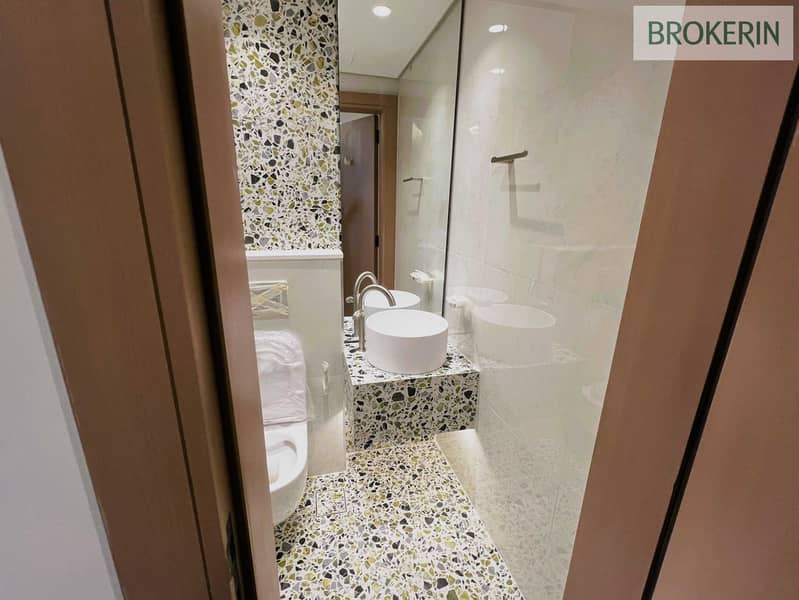 7 Y (2). jpeg