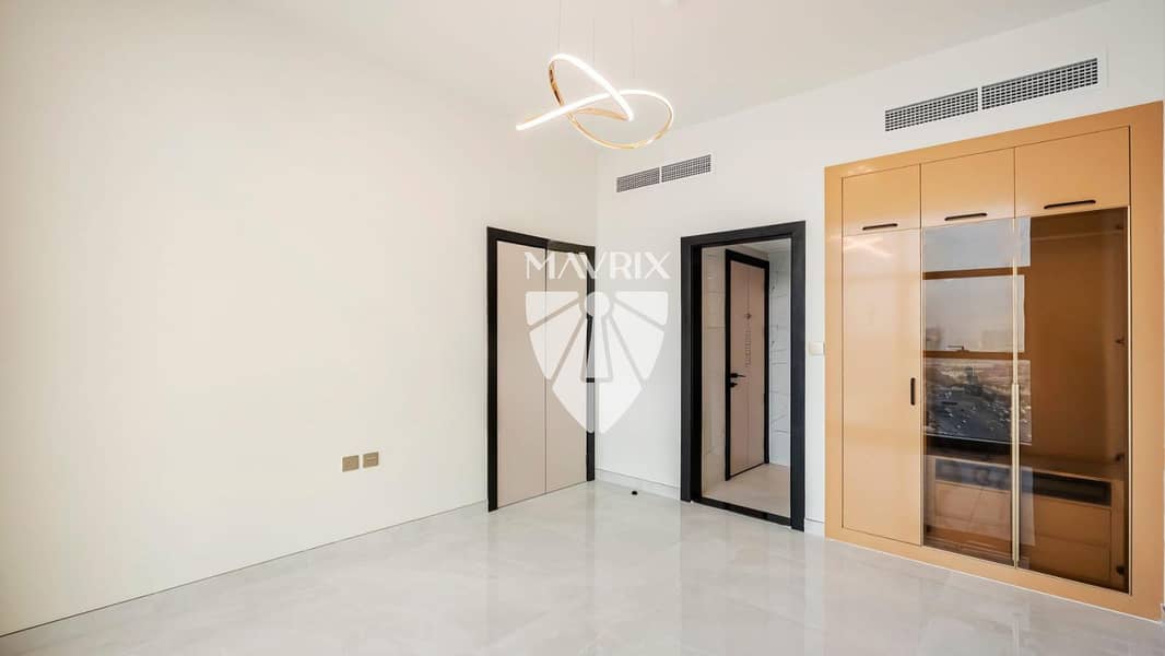 6 Image 6