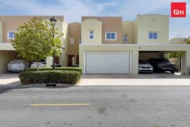 Villanova | Amaranta | park and pool | upgraded