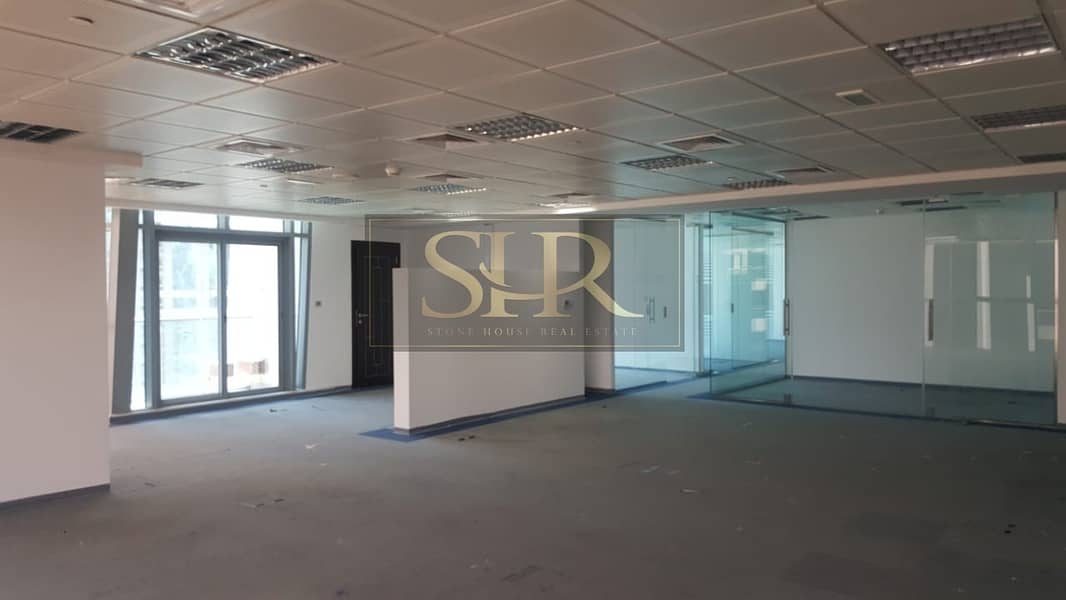 Fitted Office With Partitions Near Metro For Rent Fitted Office With Partitions Near Metro For Rent